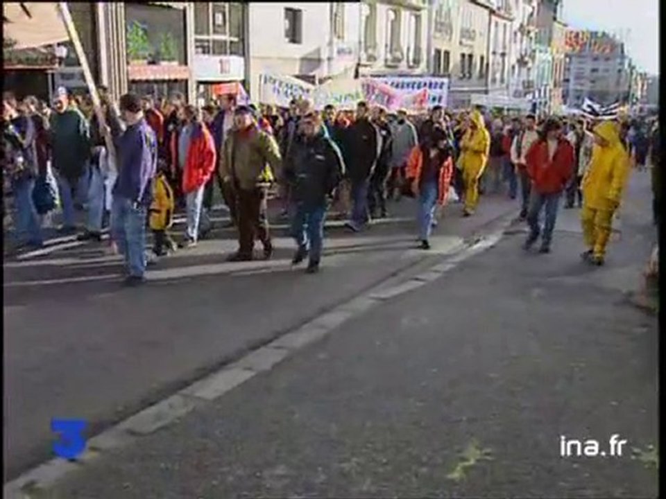 MAREE NOIRE : MANIF SAINT NAZAIRE / VANNES