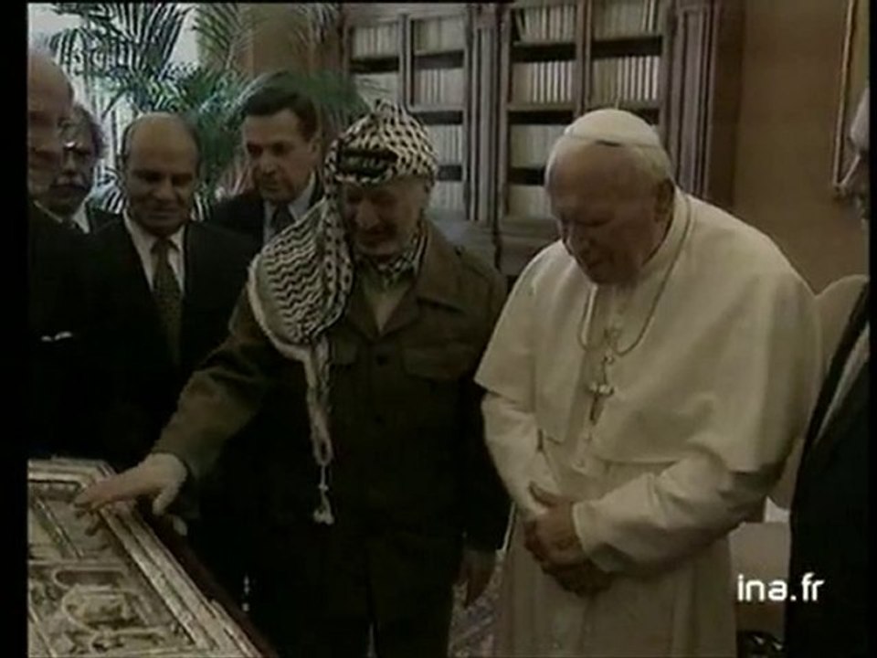 OFF ARAFAT/JEAN PAUL II