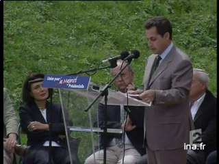 [Politique de Nicolas Sarkozy pour les sans papiers]