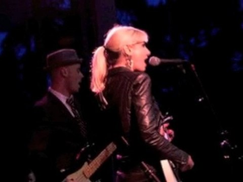 Rykarda Parasol shout for Plisskën!