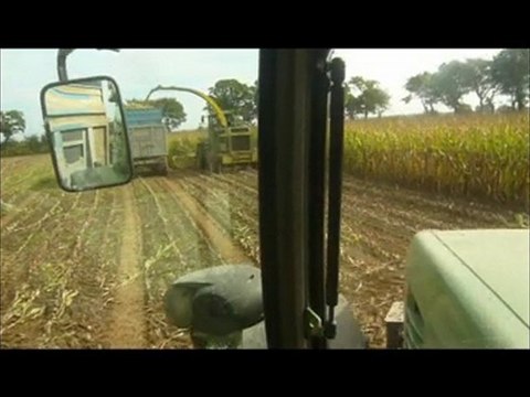 Ensilage maïs 2010 chantier numéro 1 séquence 2