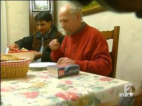 [Hébergement des clandestins de Calais par la population de la ville]