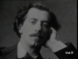 Statue de la Liberté de Paris à l'abri pendant les travaux Grenelle