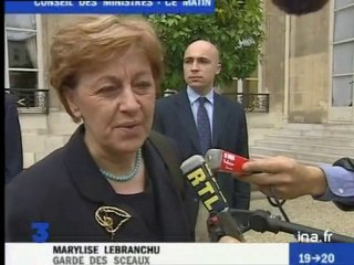 La repentance et la guerre d'Algérie : Analyse du livre de Paul Aussaresses et des répercussions