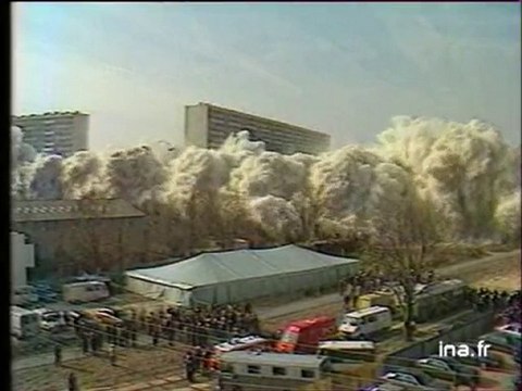 La Courneuve : implosion de la barre DEBUSSY à la cité des 4000
