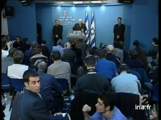 Interruption de la conférence de presse d'Ariel Sharon