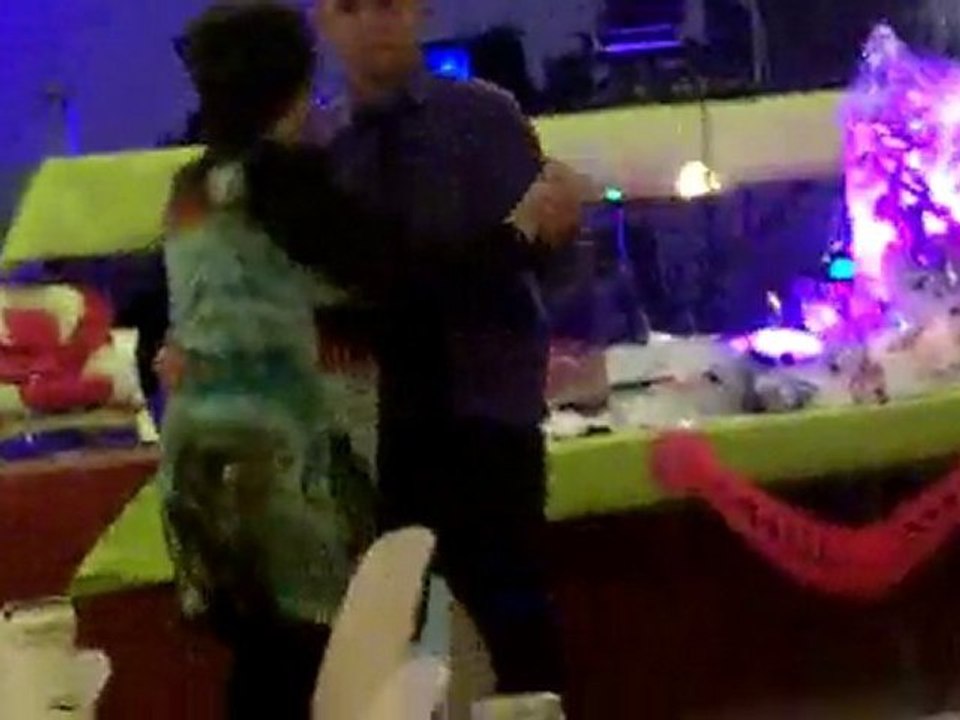 bapteme de Chloé (6 eme partie) fin du repas dansant