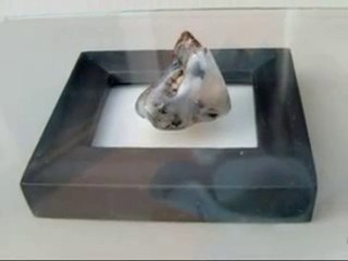 Agate, labradorite, opale