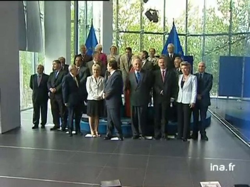 1ère réunion de la future commission européenne présidé par JM Durao Barroso