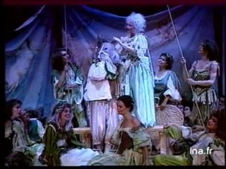 Journal des festivals : Jean Louis  Pujol, aix/w Chirtie, direction musicale Adrian Noble