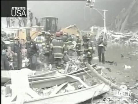 [Attentats New York : fouilles des décombres]