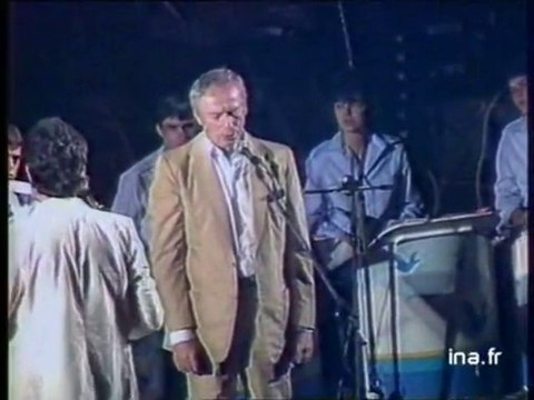 Yves Montand Le Chant des Partisans à Jerusalem (live) - Archive INA