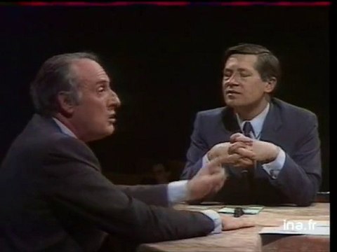 Jean François Deniau à cartes sur table