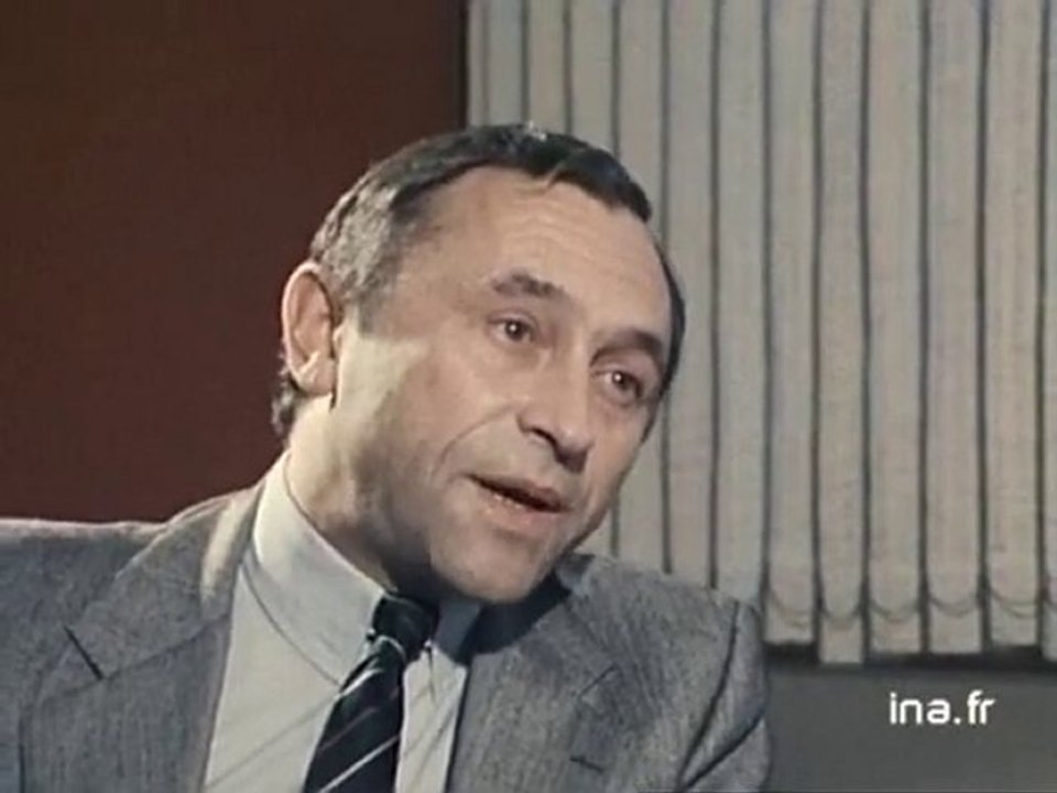 Un ordinateur reliant la banque régionale de l'Ain, à Bourg en Bresse, à ses clients commerçants