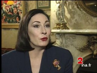 Angelica Huston à propos de son rôle dans "Meurtre mystérieux à Manhattan" de Woody Allen