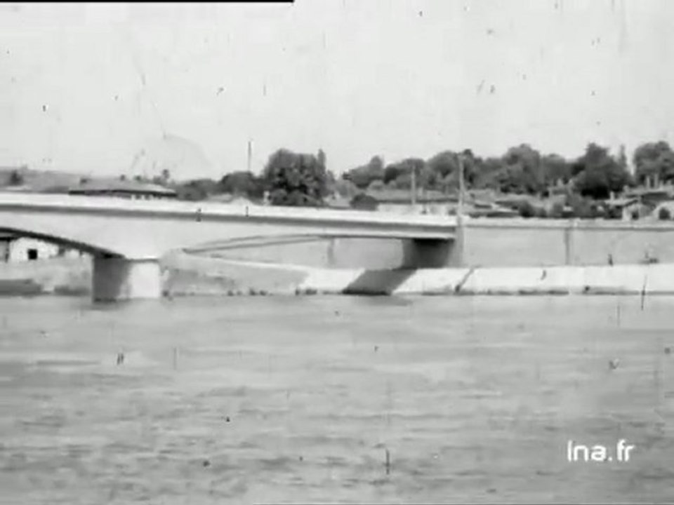 Kermesse du journal "La vie des métiers" : croisière fluviale, repas et jeux divers