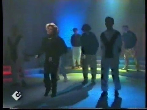 Gülden Karaböcek - KIBARIM video klip NOSTALJI (özel arsiv)