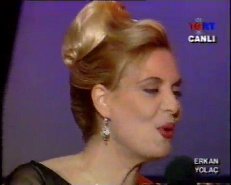 Müserref Akay - O AGACIN ALTINDA video NOSTALJI