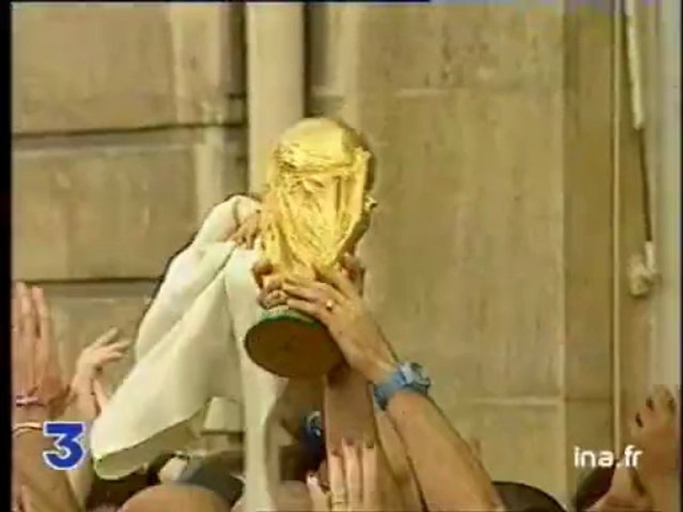 Le palais des bleus   garden-party à l'Elysée - Archive vidéo INA