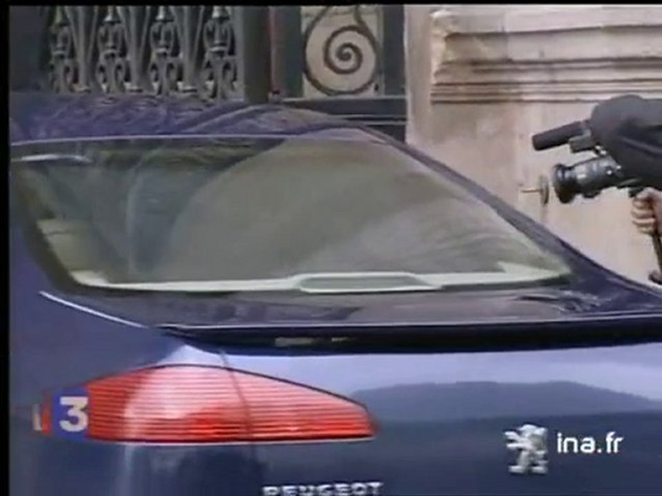 Matignon : passation des pouvoirs entre Lionel Jospin et Jean-Pierre Raffarin