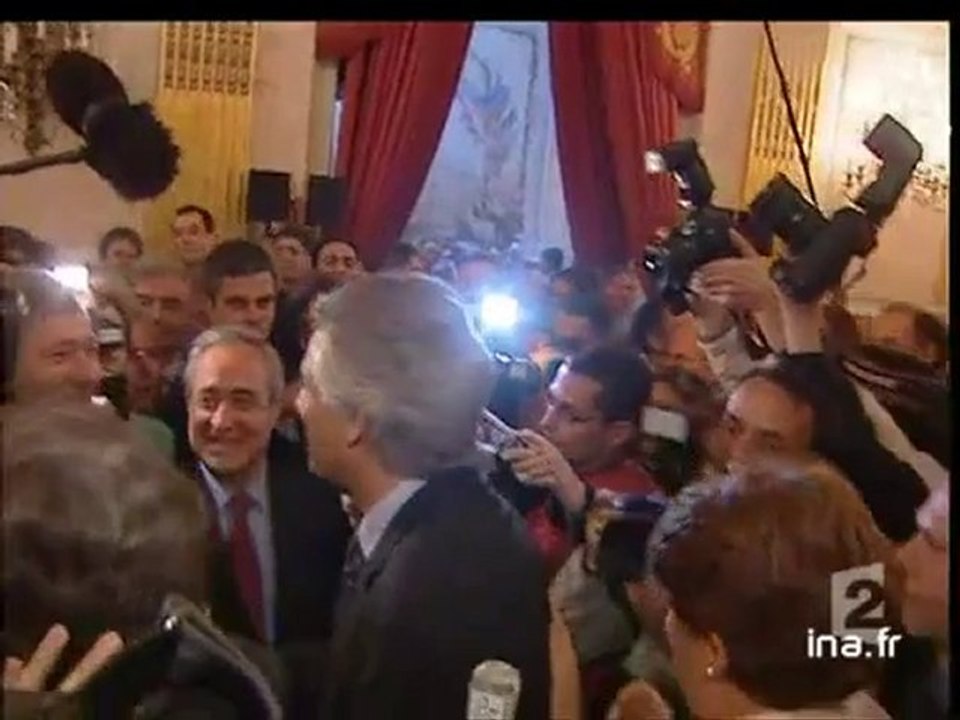 Matignon : passation des pouvoirs entre Jean-Pierre Raffarin et Dominique De Villepin
