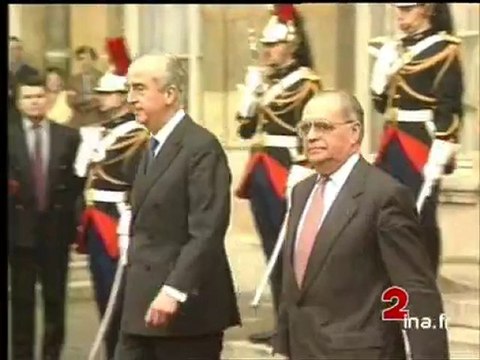 Matignon : Passations de pouvoirs entre Pierre Bérégovoy et Edouard Balladur