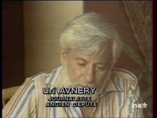 Manifestation pacifiste à Tel Aviv et rencontre Arafat / Avnery