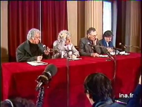 Yves Montand soutient la politique de Jack Lang - Archive INA