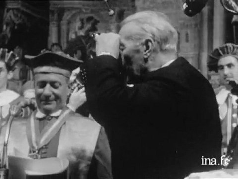 Beaujolais Clos Vougeot : intronisation de Maurice CHEVALIER