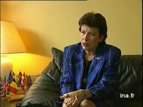 Roselyne BACHELOT et le PACS - Archive vidéo INA