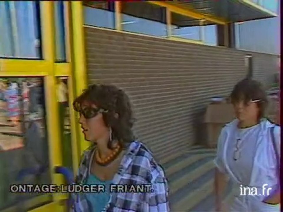 Inauguration du magasin suédois "Ikéa"