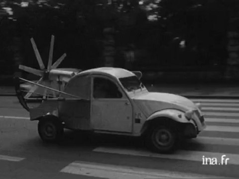 La 2 CV Citroën du futur : électrique à hélice - Archive INA