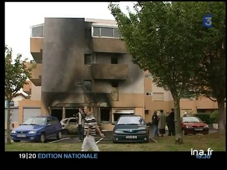 [Incendie du commissariat de Pau]