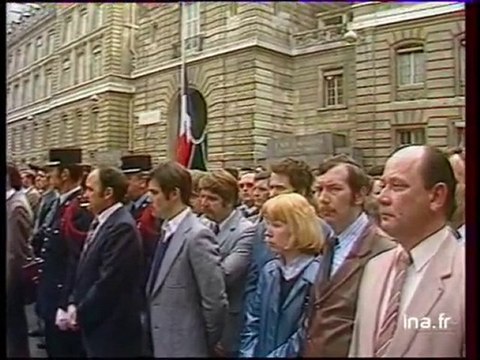 Obsèques houleuses policier tue