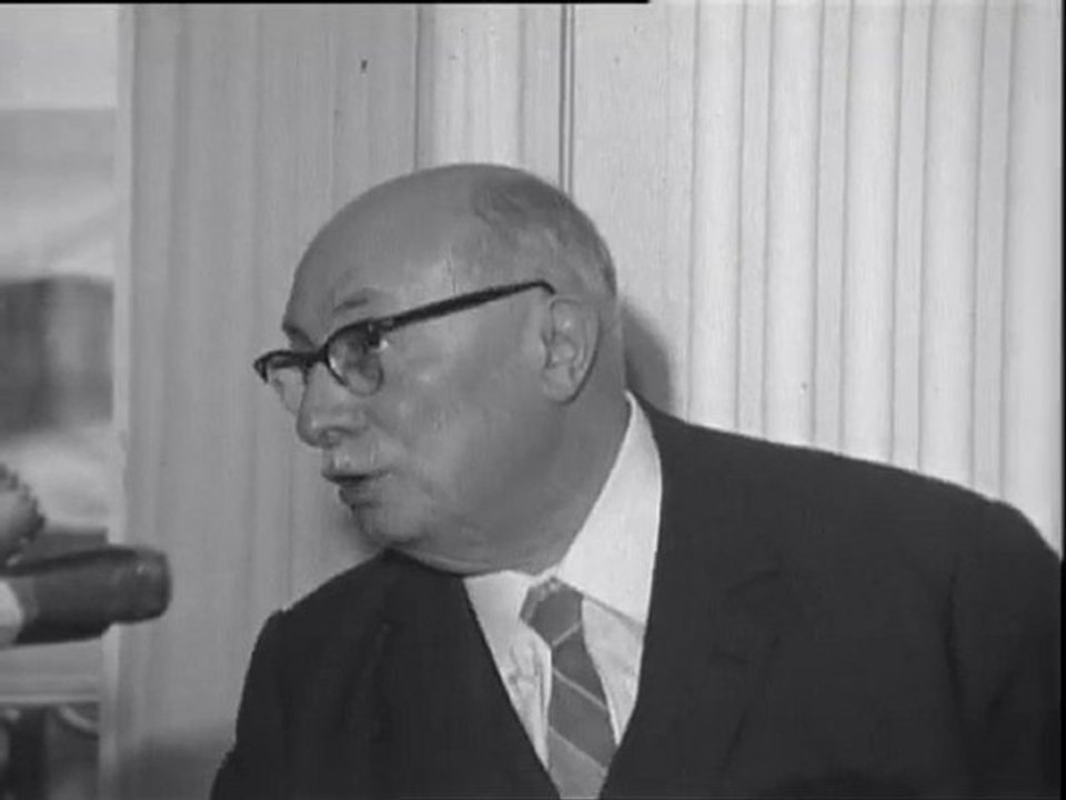 JACQUES DUCLOS A LA PRESSE PARLEMENTAIRE