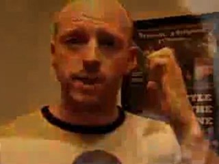 Téléphone portable  CHARLIE CHAPLIN (à 2mn45)