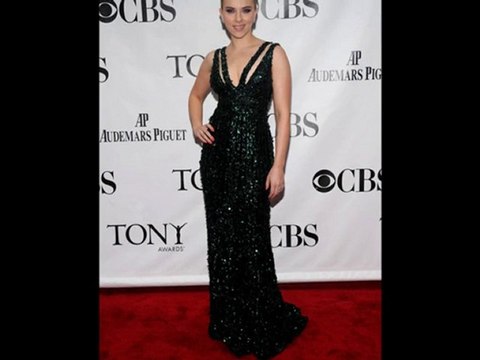 Curvy Celebs Who Dress for Their Body: Scarlett Johansson