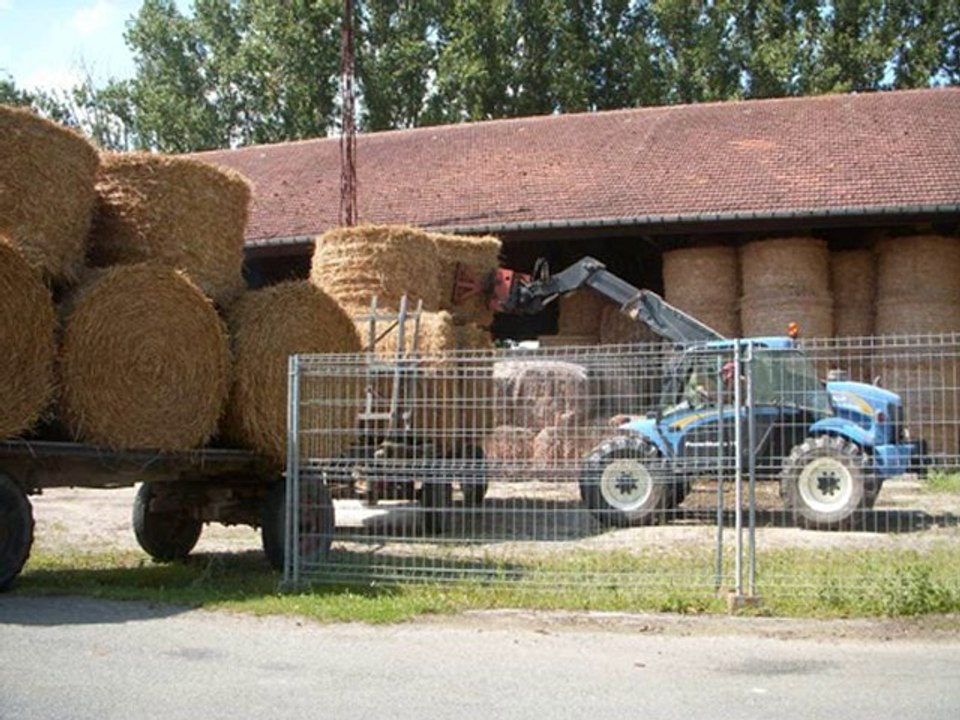 Ramassage de la paille dans l'Oise
