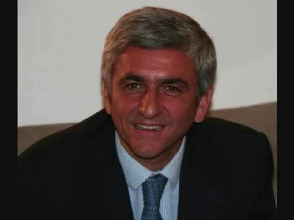 Lapsus d'Hervé Morin ! Les cons !