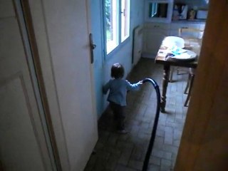 Cendrillon passe l'aspirateur !