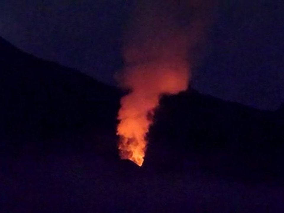 Piton de la Fournaise eruption 26 oct 2010