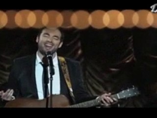Y Si Te Quedas Que (Official Video)- Santiago Cruz