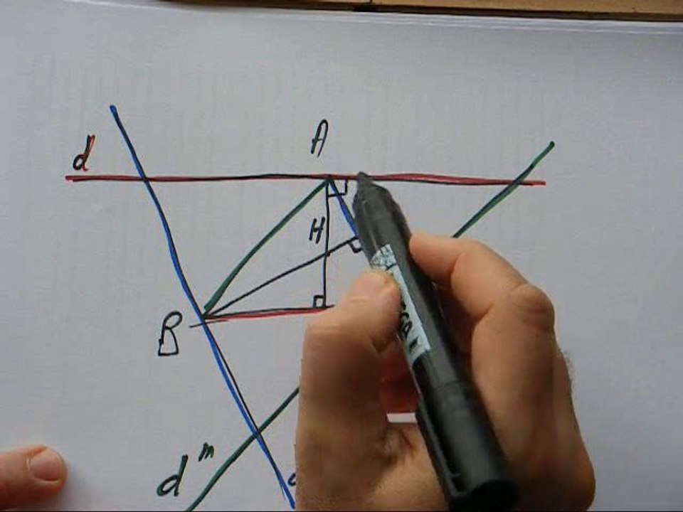 84. Désir de parallèles-hauteurs et médiatrices