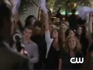 90210 - I See London, I See France Promo