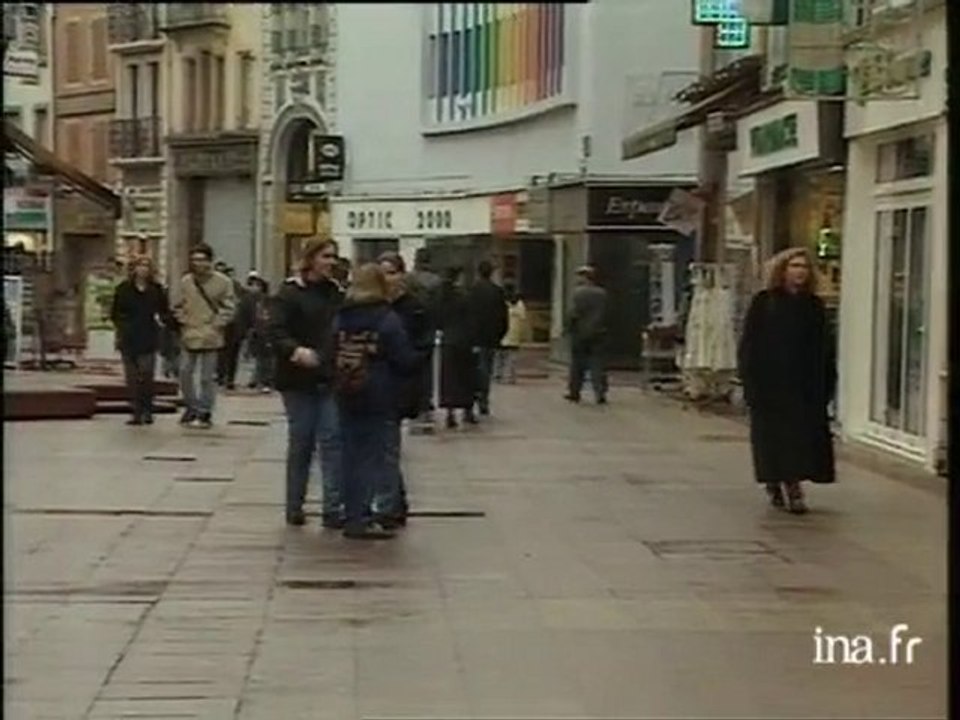 Micro trottoir à Audincourt sur les particularités du Conseil régional et du Conseil général