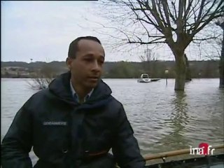 [Maisons isolées inondations pillages Neuville sur Saône]