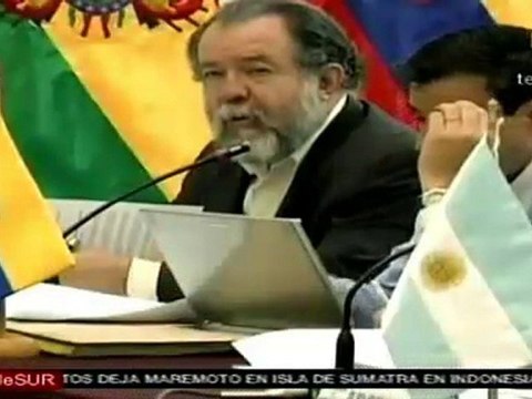 Movimientos sociales analizan situación de migrantes en el mundo