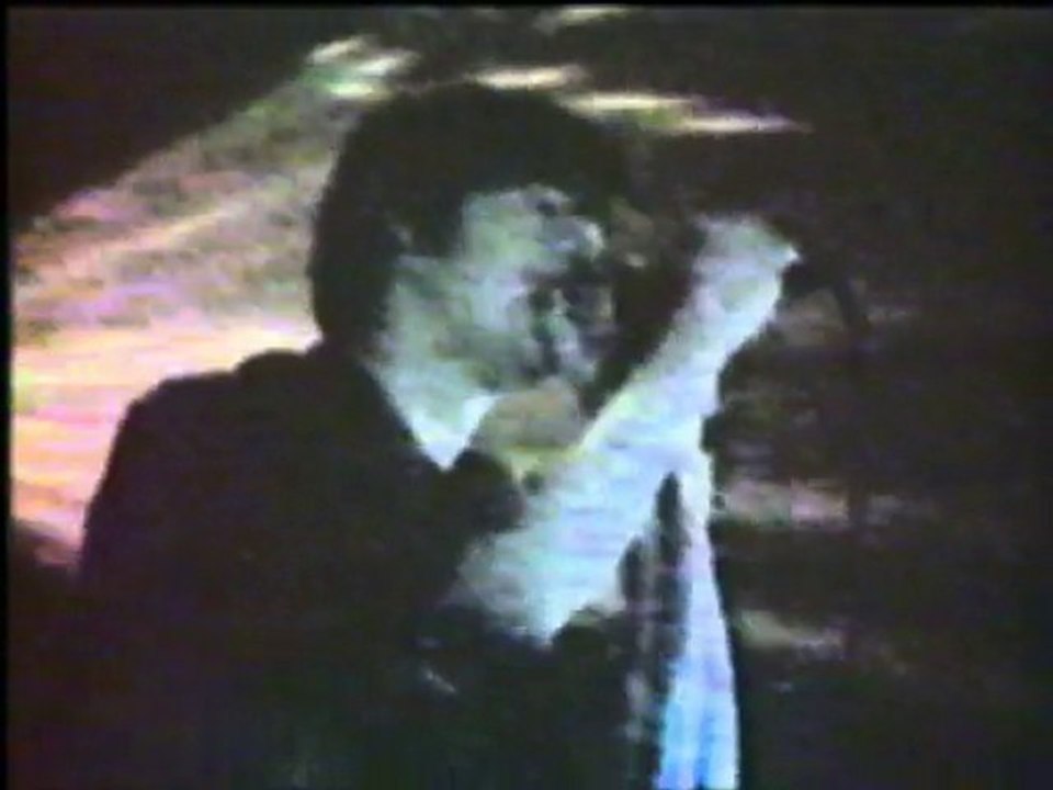 Mary Goes Round - Kiss me Love