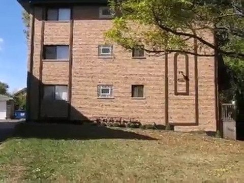 Homes for Sale - 9400 S 85th Ct - Hickory Hills, IL 60457 -