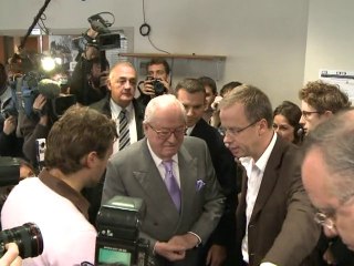 Rencontre entre Jean Marie Le Pen et les étudiants du CFJ